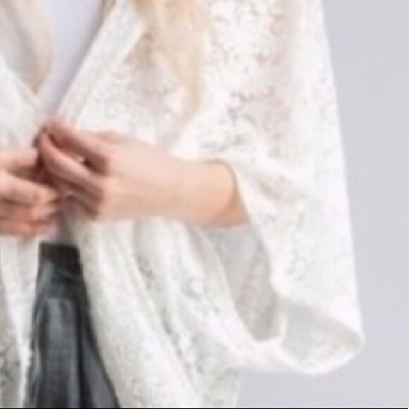 Paisley  Lace‎  Kimono - Picture 6 of 7